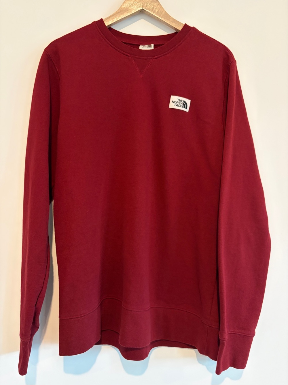 The North Face Men's Heritage Patch Crew Sweatshirt Maroon Burgundy Large
